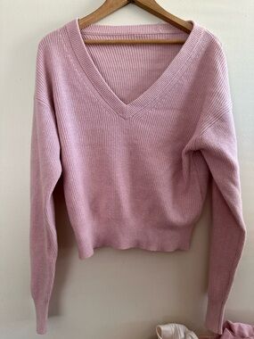 Wilfred manila v-neck sweater